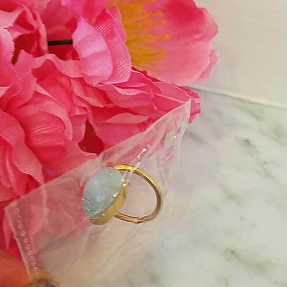 Stunning druzy pear shape ring - Picture 2 of 6